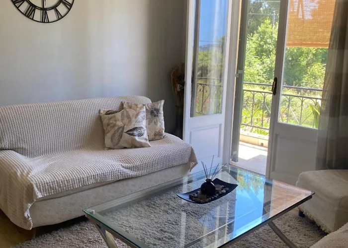 2 Bedroom Ground Floor - Meadow Views Apartman Análipsis